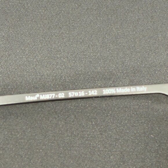 Maui Jim Mano Black Silver Stripe Neutral Grey Lens 877-02 Men's Sunglasses - Picture 7 of 8